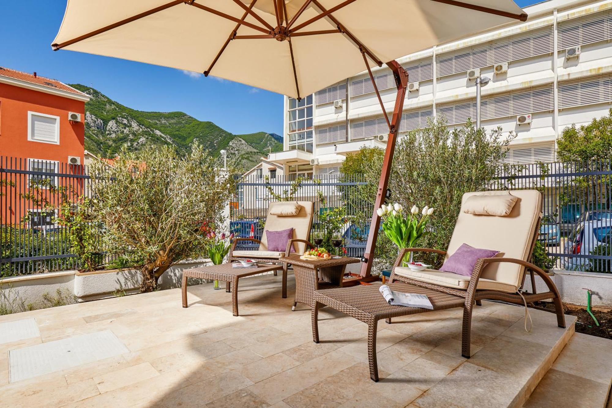 Maison W Cattaro Esterno foto