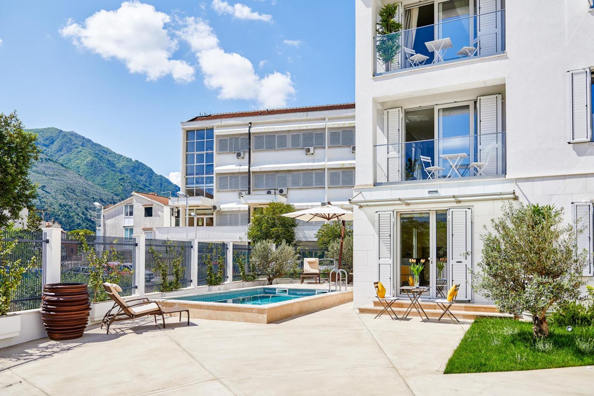 Maison W Cattaro Esterno foto